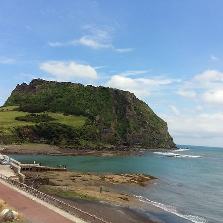 Nice View Guesthouse Seogwipo Bagian luar foto