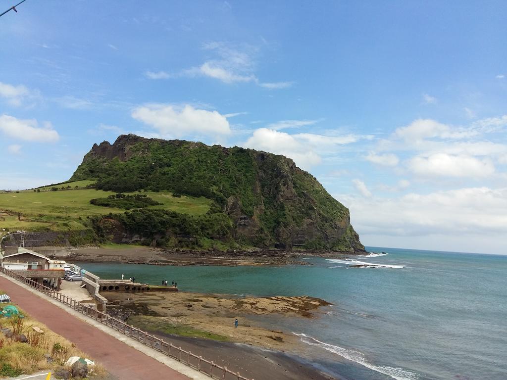 Nice View Guesthouse Seogwipo Bagian luar foto