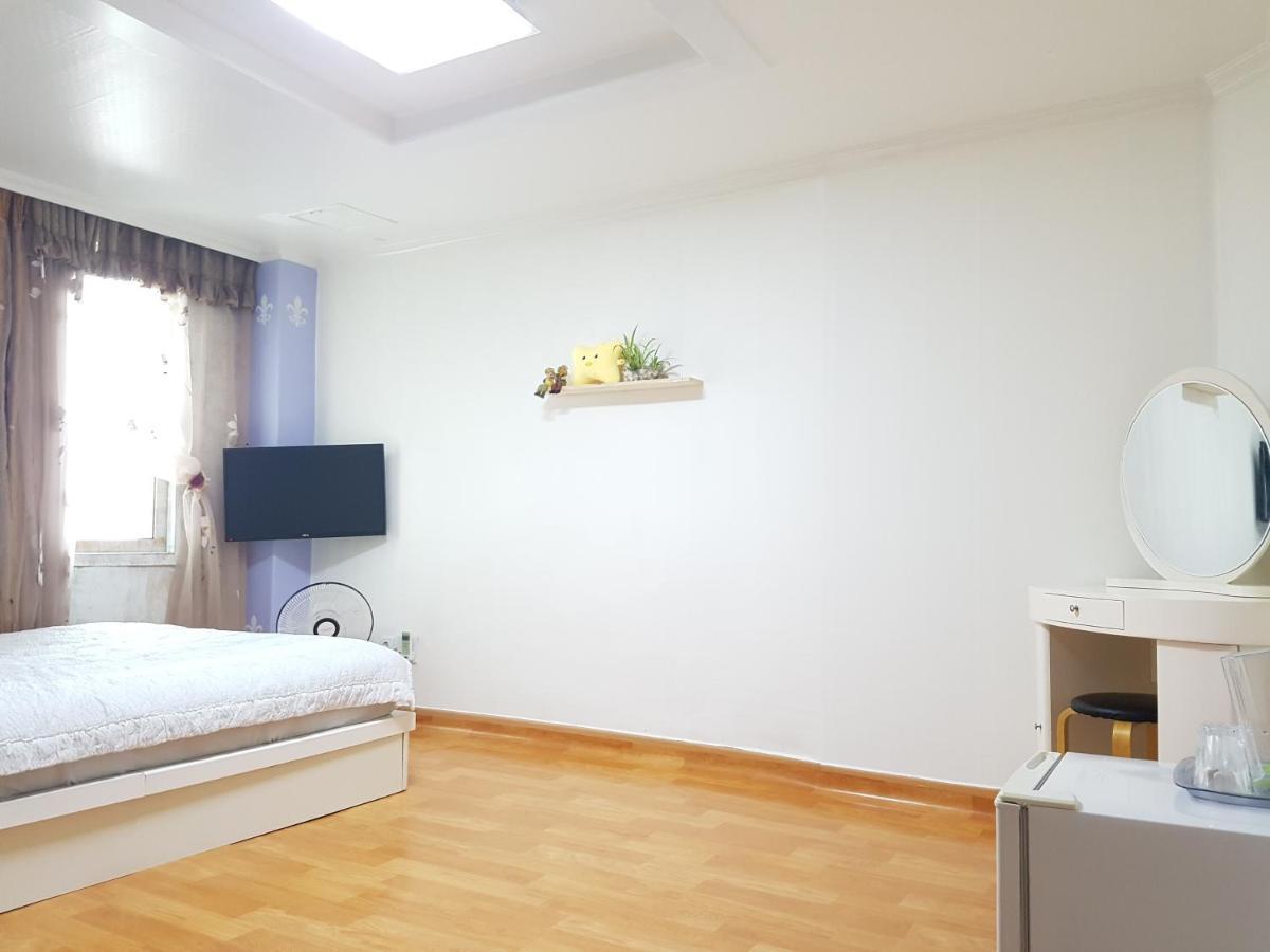 Nice View Guesthouse Seogwipo Bagian luar foto