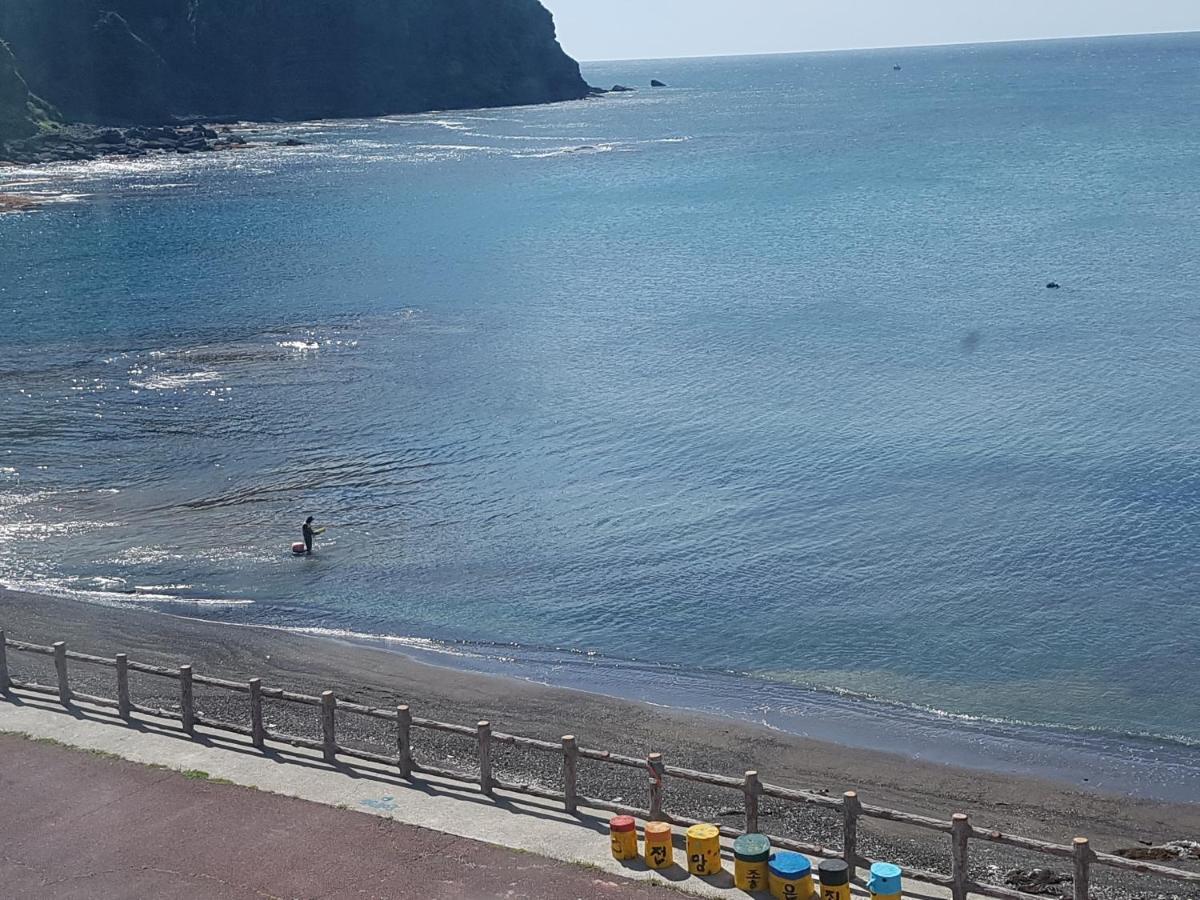 Nice View Guesthouse Seogwipo Bagian luar foto