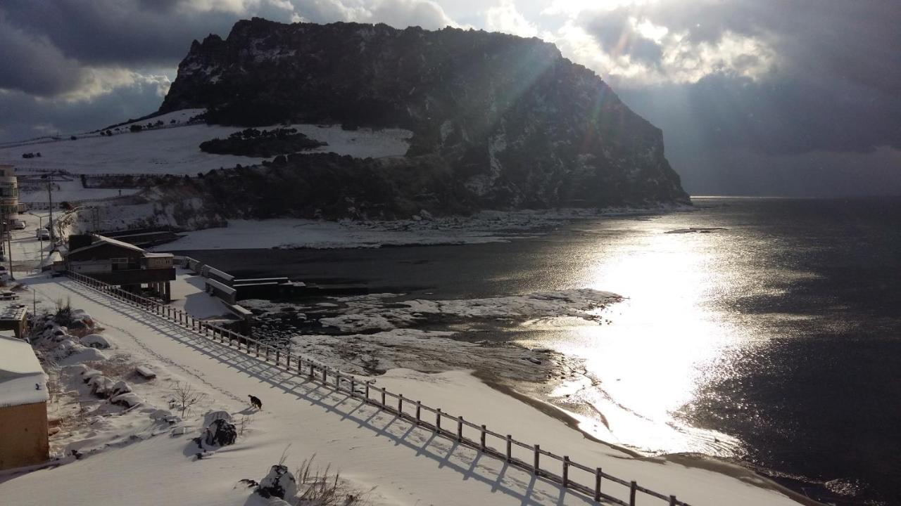 Nice View Guesthouse Seogwipo Bagian luar foto